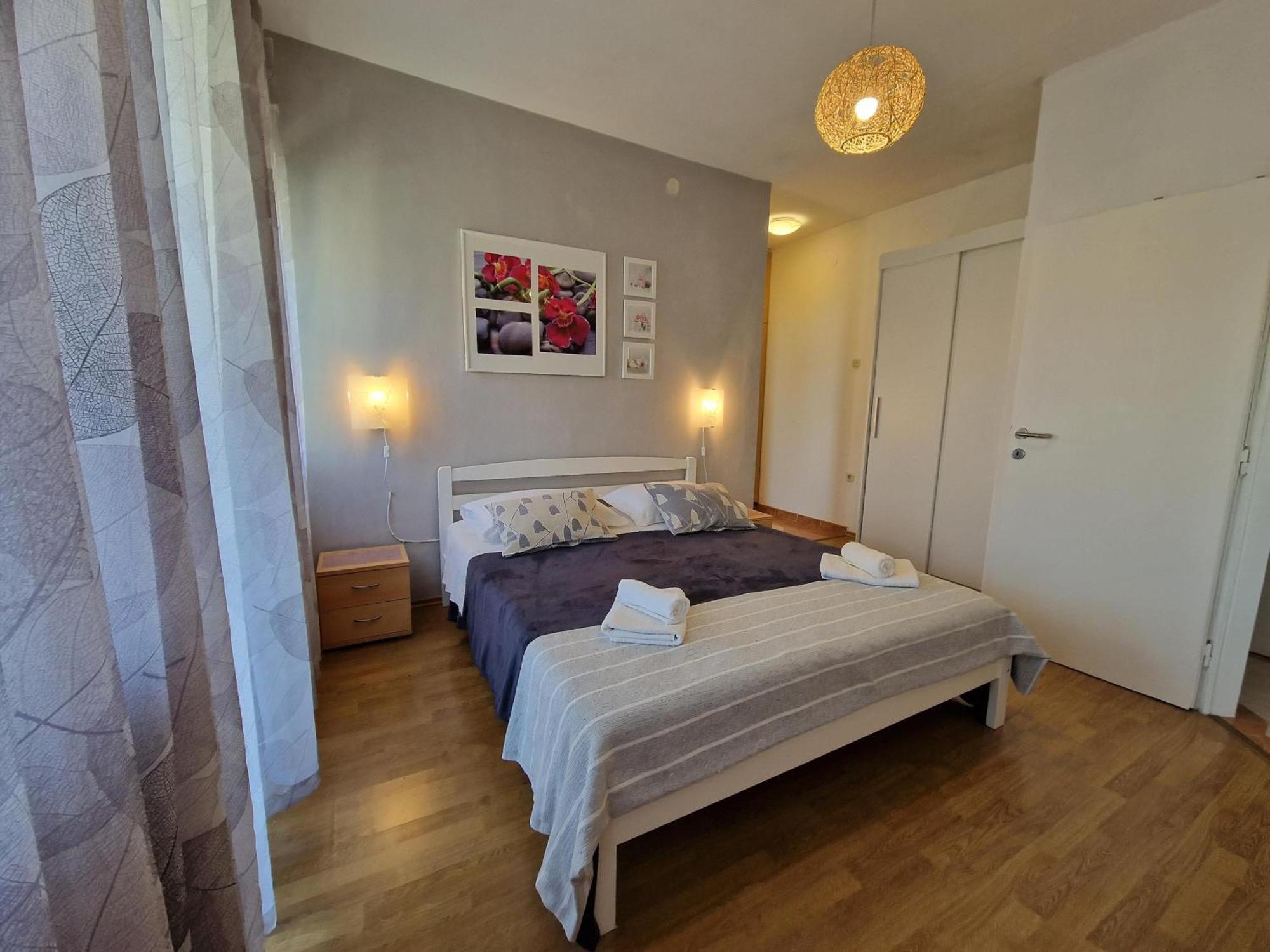 Apartments Godena Ровин Екстериор снимка